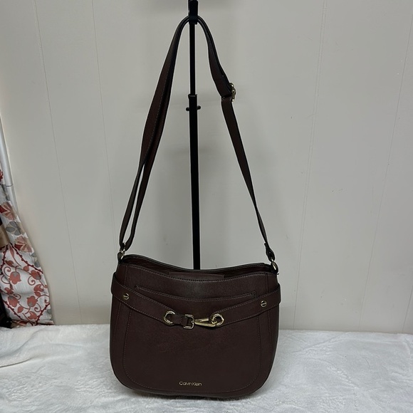 Calvin Klein Brown Shoulder Bag with Hobo Silhouette - Picture 2 of 16